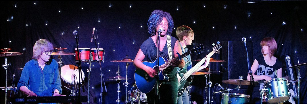 Alternative Occasions performance 6