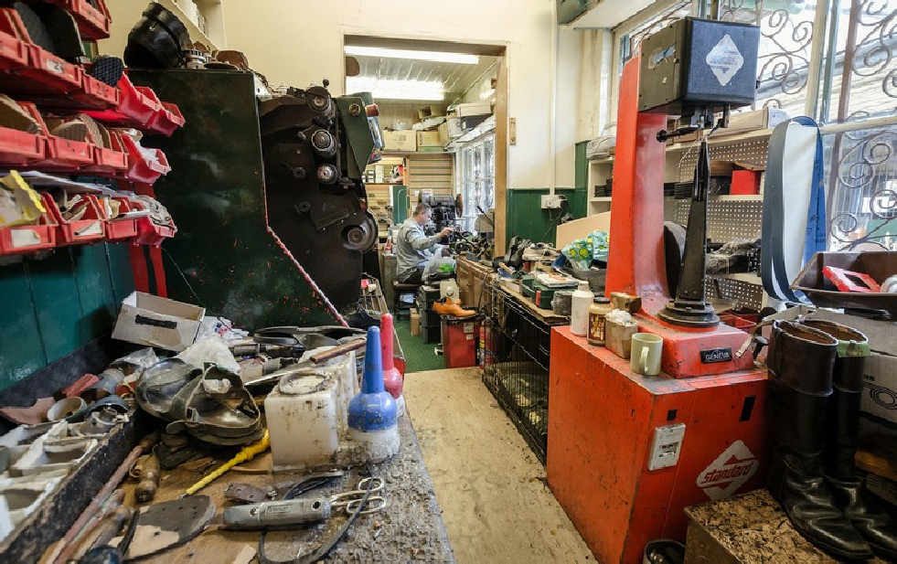 Malton shops photography - Cobbler